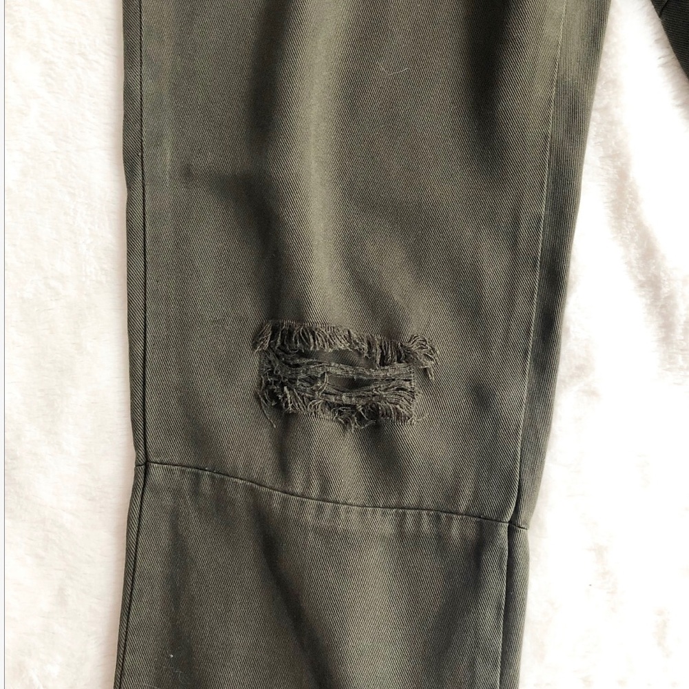 Luxe Essentials | Cropped Distressed Pants *NWT* - Picture 5 of 16